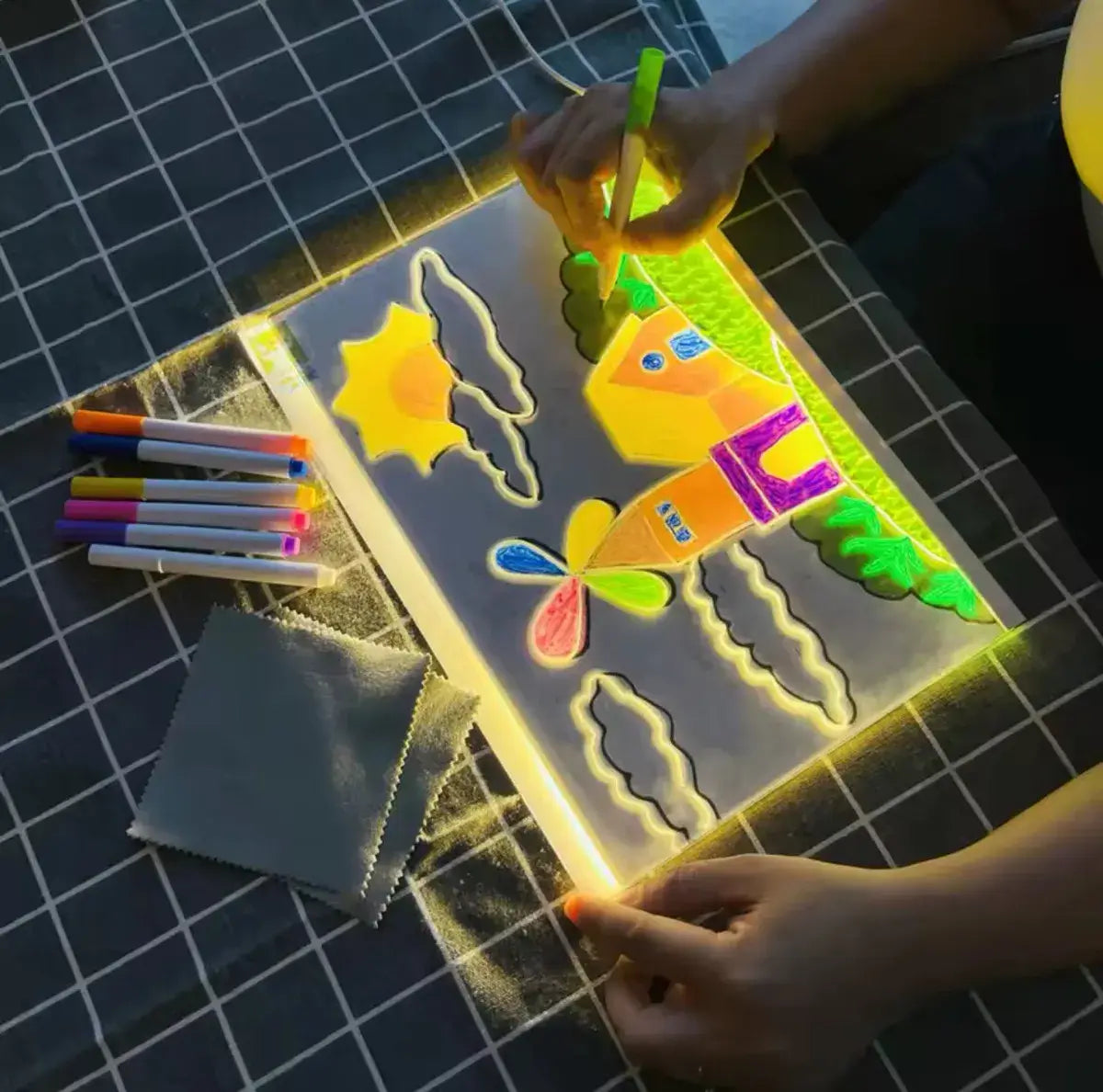 Pizarra LED - La pizarra que convierte cada tarea en un juego.